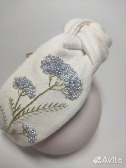 Ободок с вышивкой ручной работы