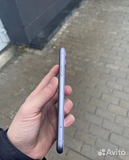 iPhone 11, 64 ГБ