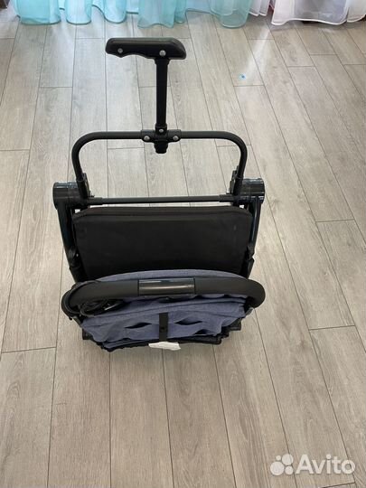 Коляска прогулочная