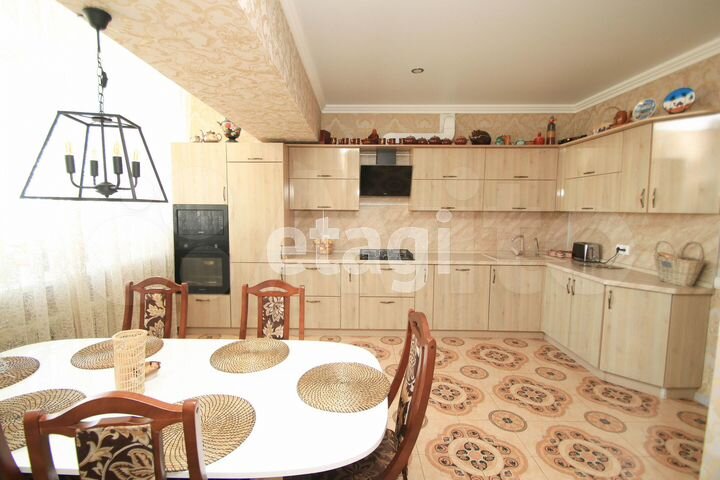 4-к. квартира, 128 м², 7/10 эт.