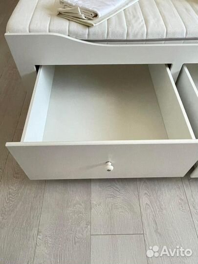 Кровать IKEA Hemnes