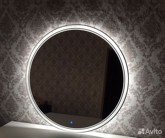 Зеркало с подсветкой для ванной