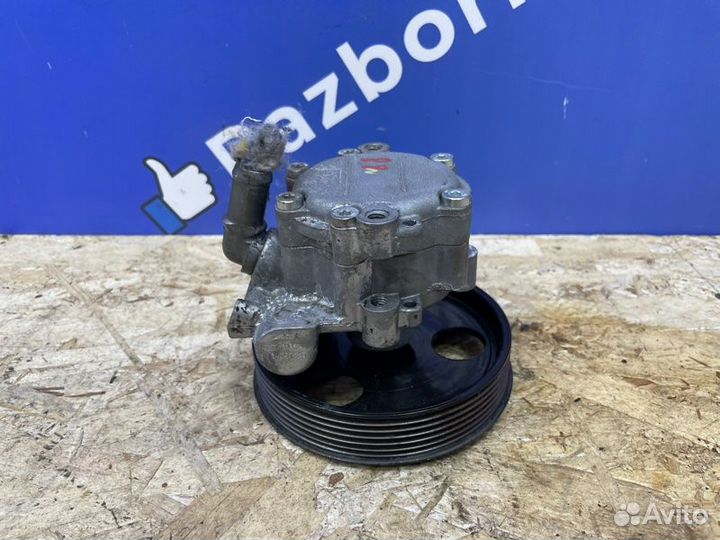 Насос гидроусилителя Nissan Terrano