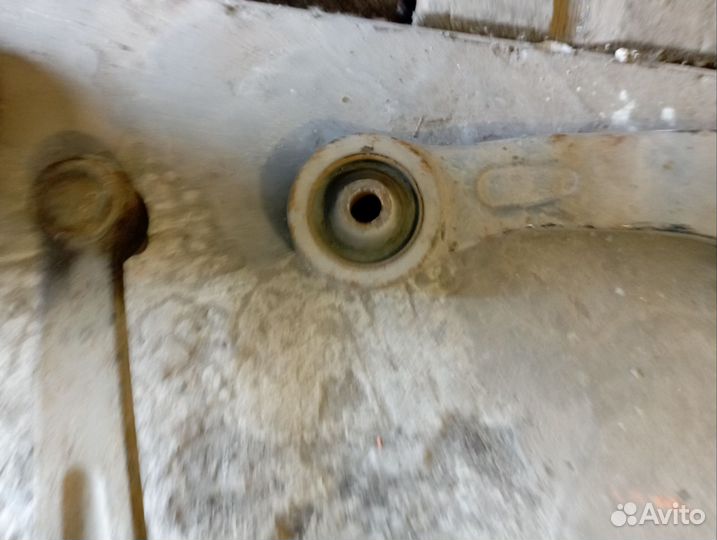 Рычаги передние Пежо 206