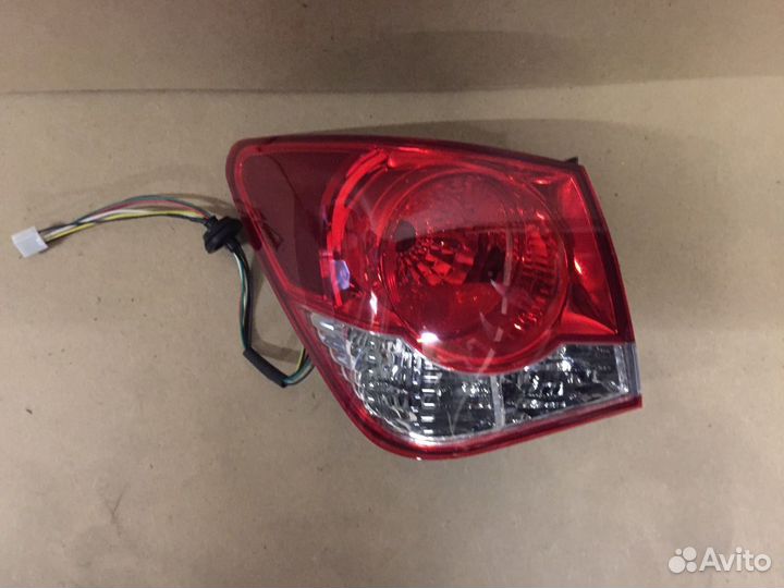 Шевроле круз Chevrolet Cruze седан фонарь левый