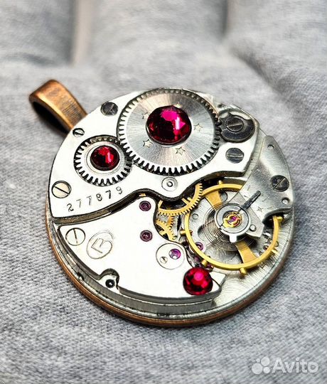 Кулон из часового механизма СССР с Сваровски