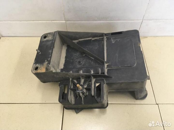 Крепление акб (корпус/подставка) Focus I 1998-2004