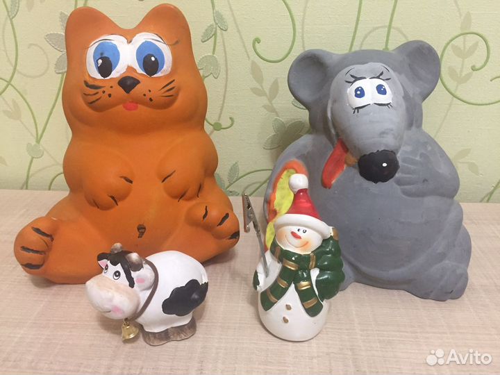 Статуэтки, предметы интерьера