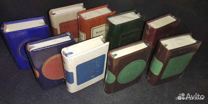 Мини книги новые запечатанные 9 штук