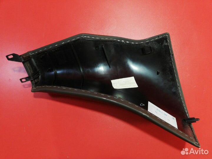 Накладка стойки кузова задняя левая Land Rover