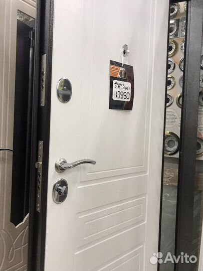 Дверь входная металлическая новая