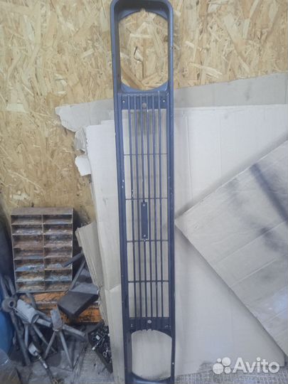 Решетка радиатора и колпаки колес