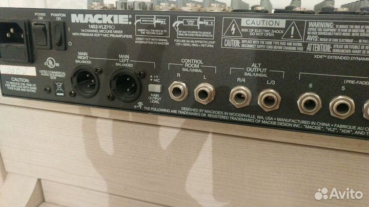 Микшерный пульт Mackie 1402 vlz Pro