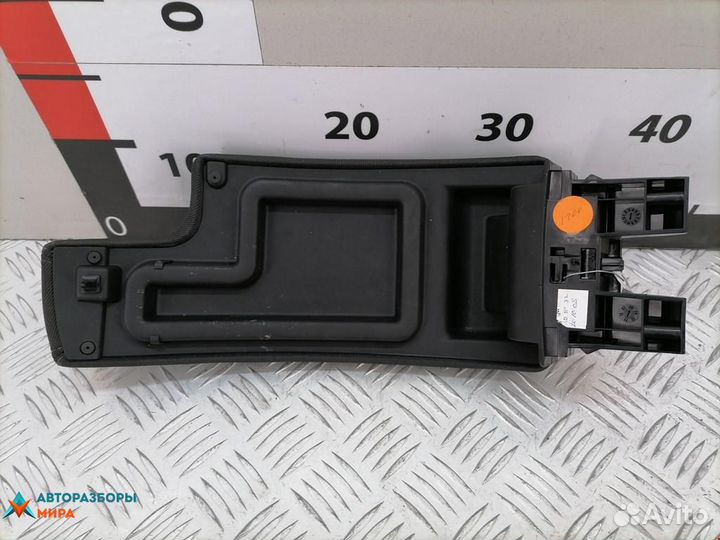 Подлокотник Renault Megane 2 рест. 2009