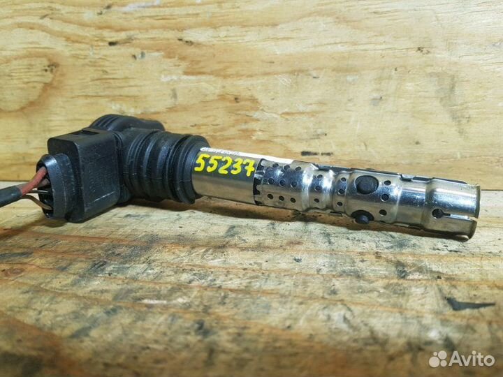 Катушка зажигания Audi A4 8E ALT 2005