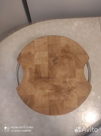 Подставка бамбуковая под горячее на ножках