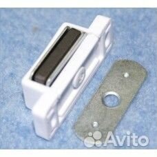 Защелка магнитная одинарная белая