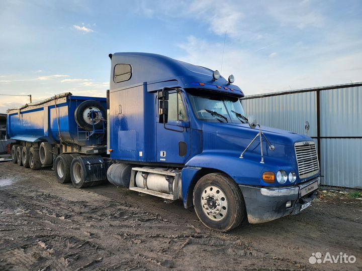 Freightliner Century с полуприцепом, 1999