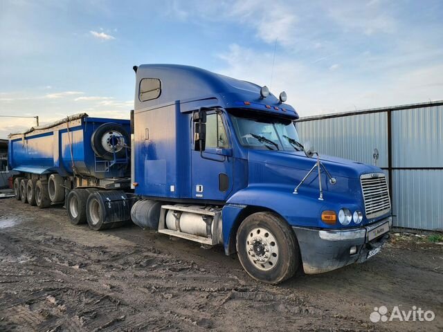 Freightliner Century с полуприцепом, 1999