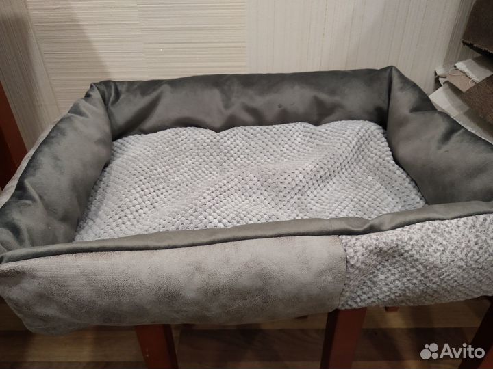 Диван, лежанки и одежда для кошек новая