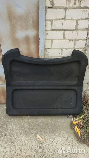 Задняя полка на Рено Дастер