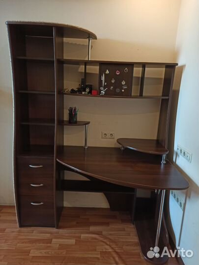 Компьютерный стол