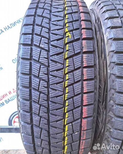 Bridgestone Blizzak DM-V1 215/65 R16 98Q