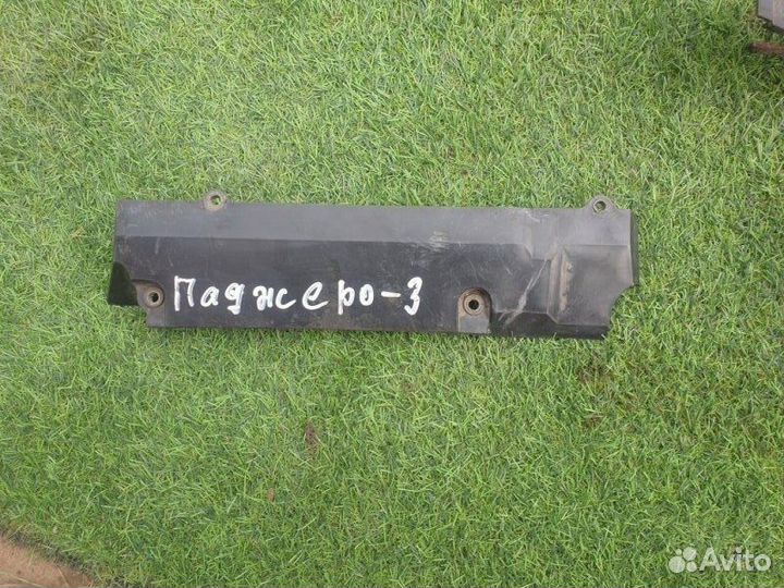 Накладка двигателя левая Mitsubishi Pajero 3