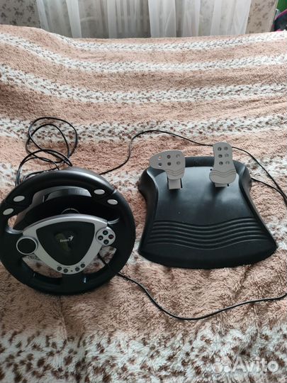 Игровой руль Genius TwinWheel