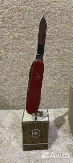 Подставка для складных ножей Victorinox