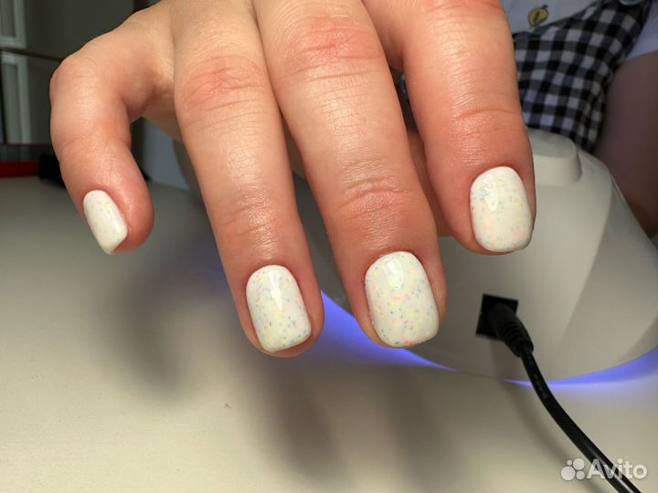 Маникюр, педикюр на пл. Дружбы