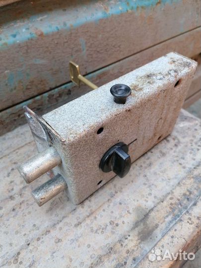 Замок гаражный внутренний с секреткой