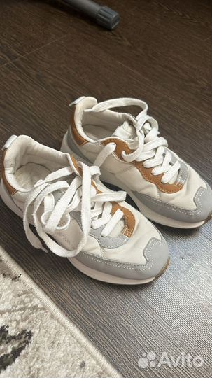 Кроссовки zara 32