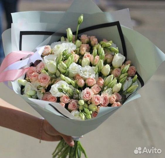 Букет из Кустовой Розы и Эустомы. Доставка