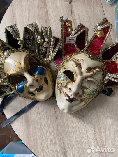 Венецианская маска карнавальная