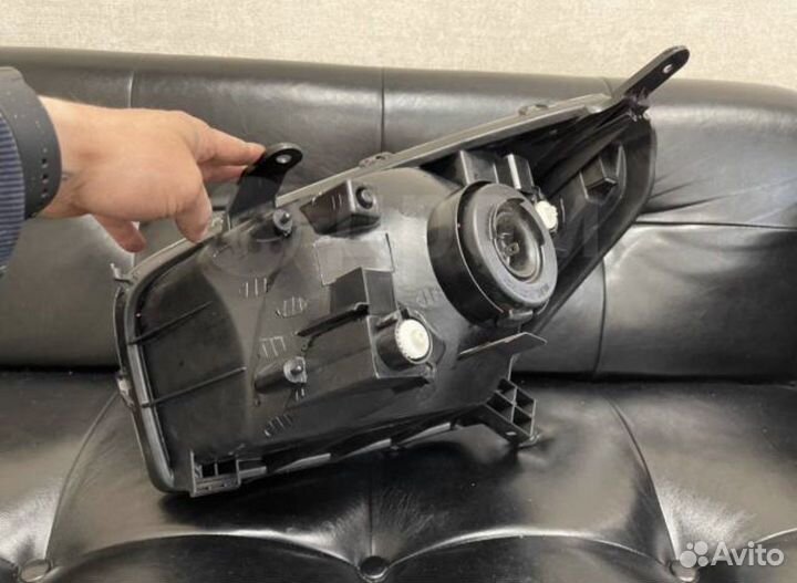 Фара правая оригинал toyota RAV 4 ACA20