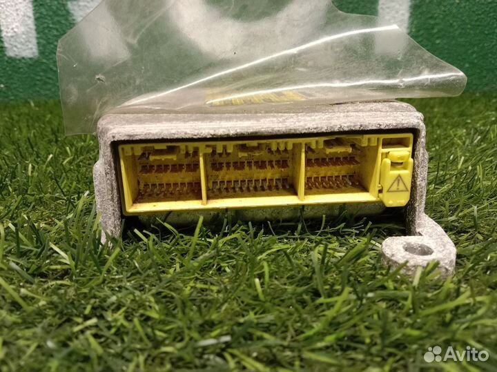 Блок управления airbag для Toyota Avensis T250