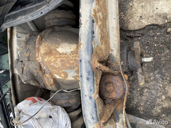 Разборе мерсадес 124