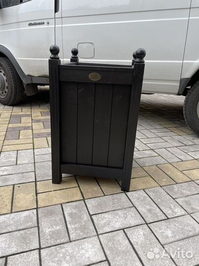 Деревянные уличные кашпо