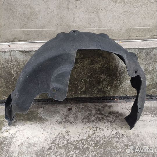 Подкрылок левый задний