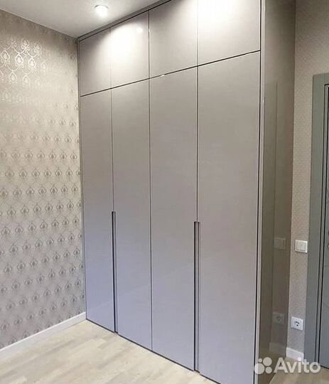 Распашной шкаф