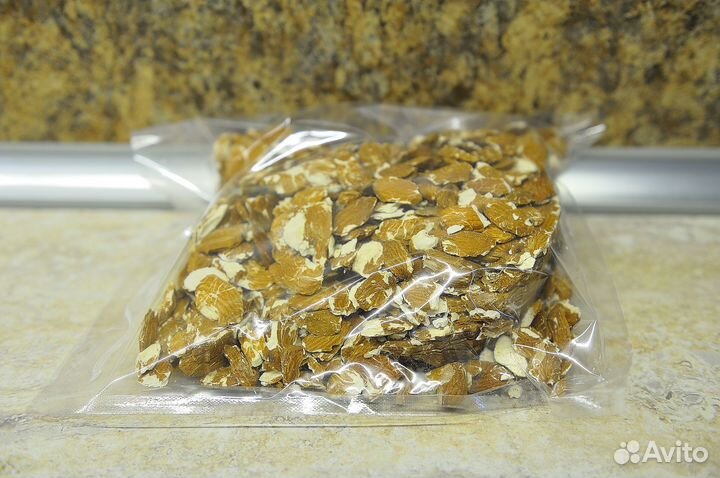 Жмых миндаля после сыродавленного отжима масла