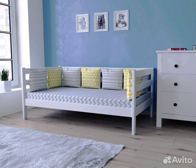 Кровать односпальная массив