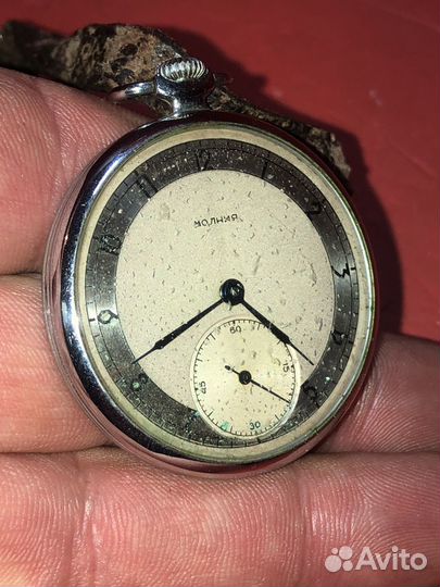 Тонкие карманные часы Молния. Колонны