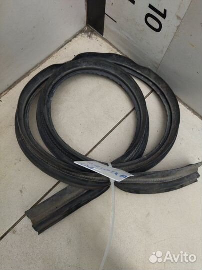 Уплотнитель LADA Priora 217030 седан 21126 1 2010