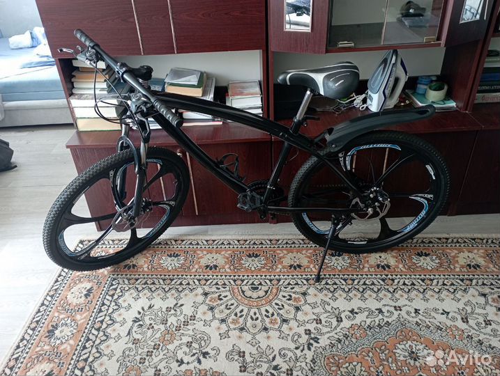 Велосипед с литыми дисками BMW 26