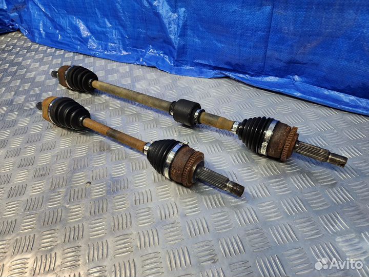 Привод передний в сборе Kia Rio 3/Hyundai Solaris