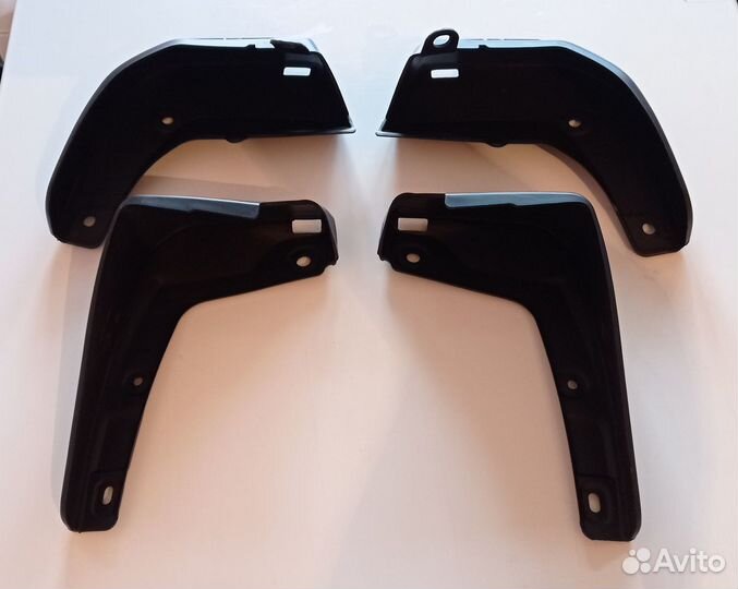 Продам брызговики Honda Fit GK3, GP5