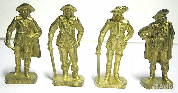 Киндер - Солдаты - Мушкетеры - Золото