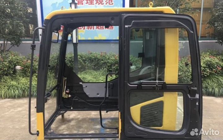 Кабина Komatsu PC300-8